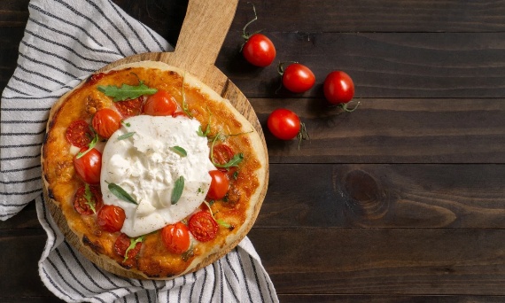 Przyprawy do pizzy i włoskich sosów. Co trzymać w szafce